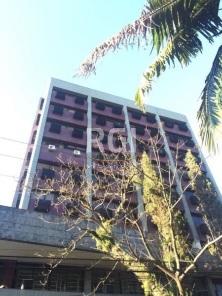 Sala Comercial com 35m², 1 dormitório no bairro Petrópolis em Porto Alegre para Comprar