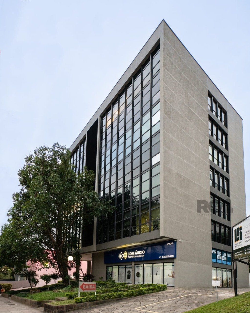 Sala Comercial com 160m² no bairro Auxiliadora em Porto Alegre para Comprar
