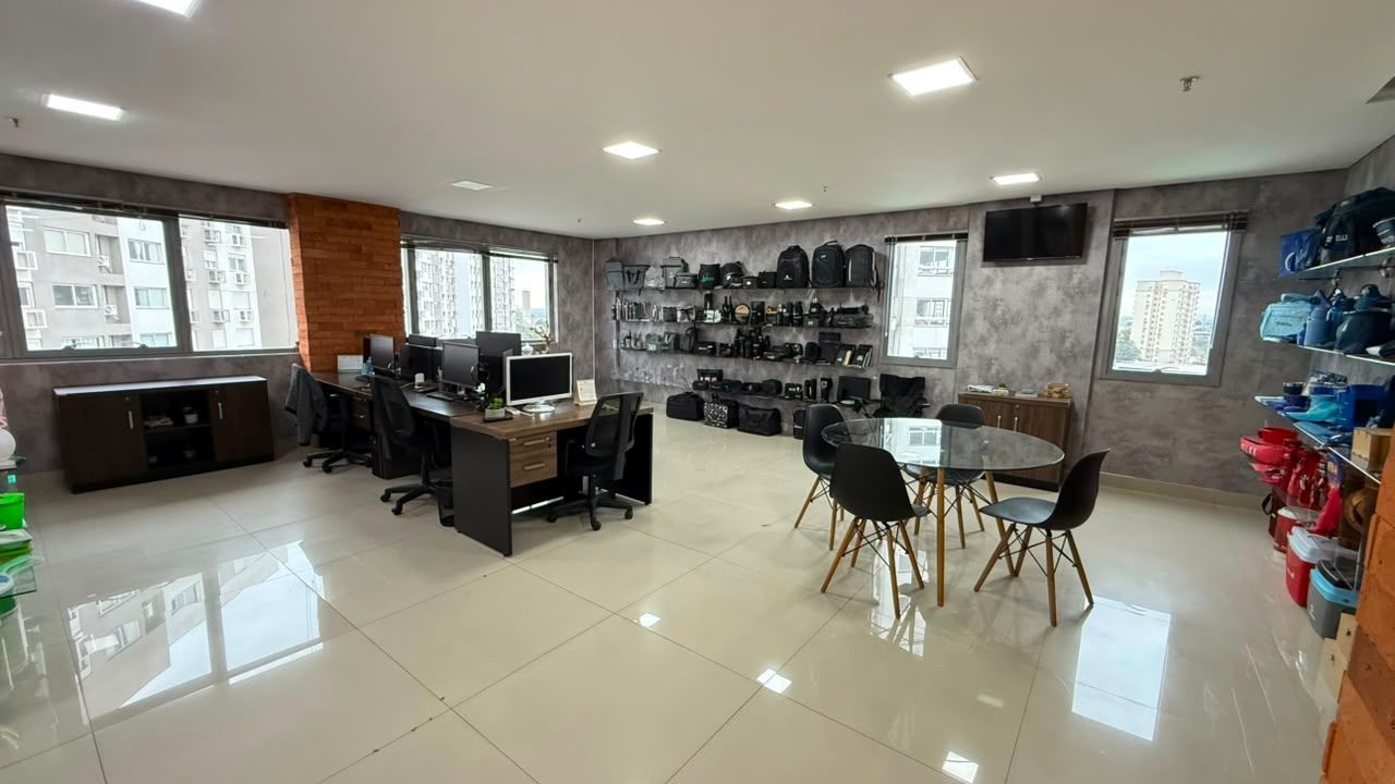 Sala Comercial Mobiliada em Andar Alto no Condomínio Icon — foto 4