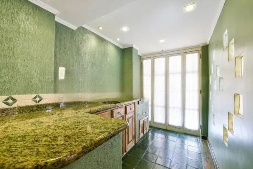 Casa à venda com 3 quartos, 231m² - Foto 5