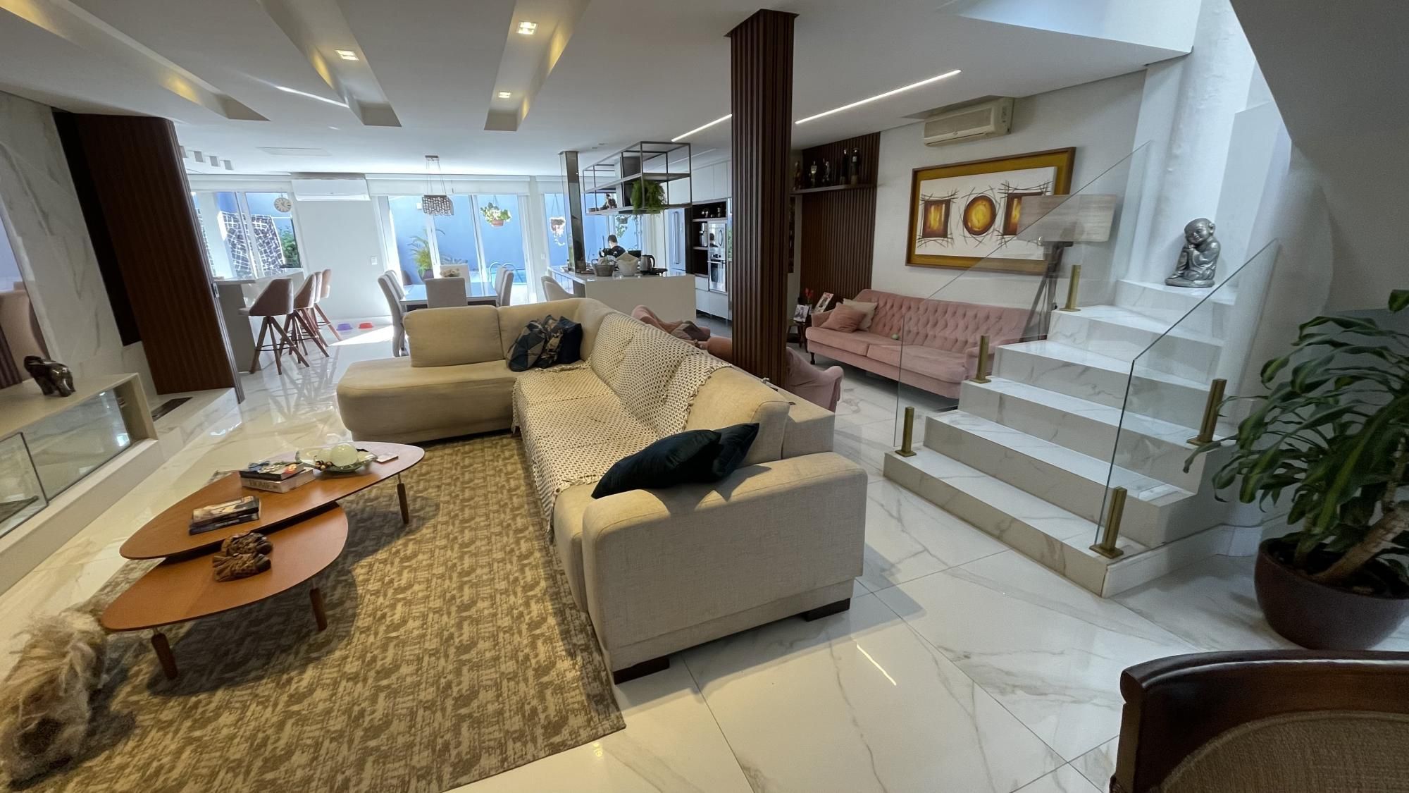 Casa, 3 dormitórios no bairro Jardim Itu em Porto Alegre para Comprar