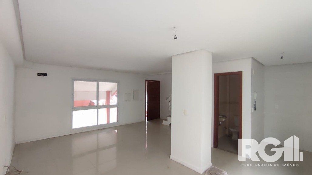 Casa de Condomínio à venda com 4 quartos, 174m², 1 suíte, 2 vagas, Rua Comendador Duval no bairro Jardim Floresta em Porto Alegre