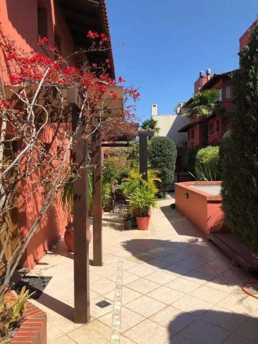 Casa de Condomínio à venda com 3 quartos, 215m² - Foto 32