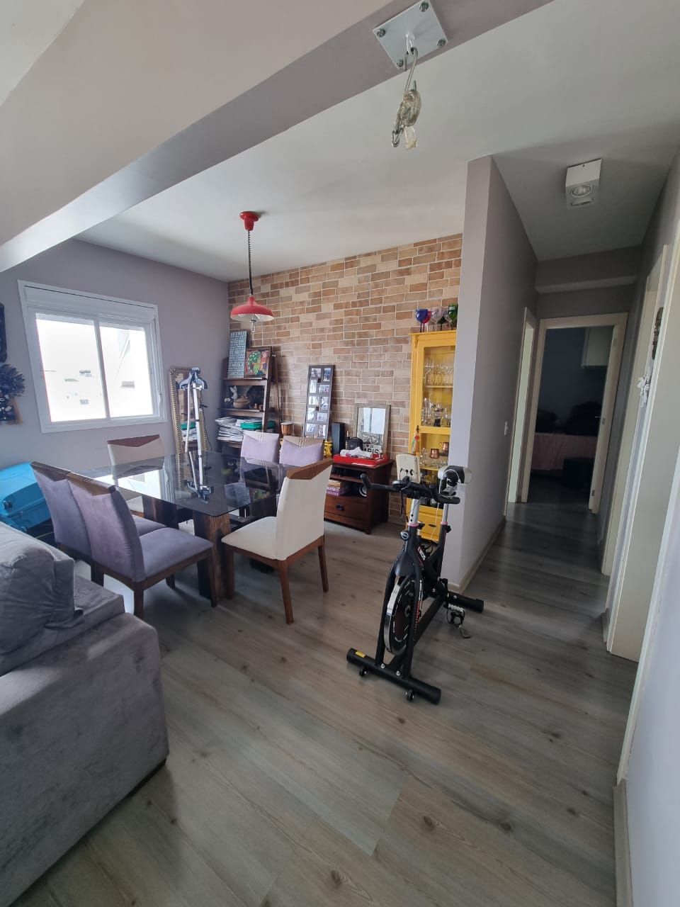 Apto 3 dorm living estendido, andar alto no Passo da Areia