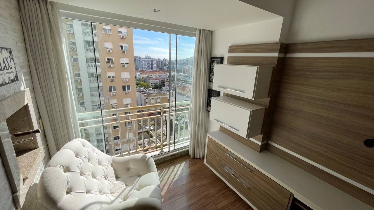 Apartamento à venda com 74m², 3 quartos, 1 suíte, 2 vagas no bairro Vila Ipiranga em Porto Alegre