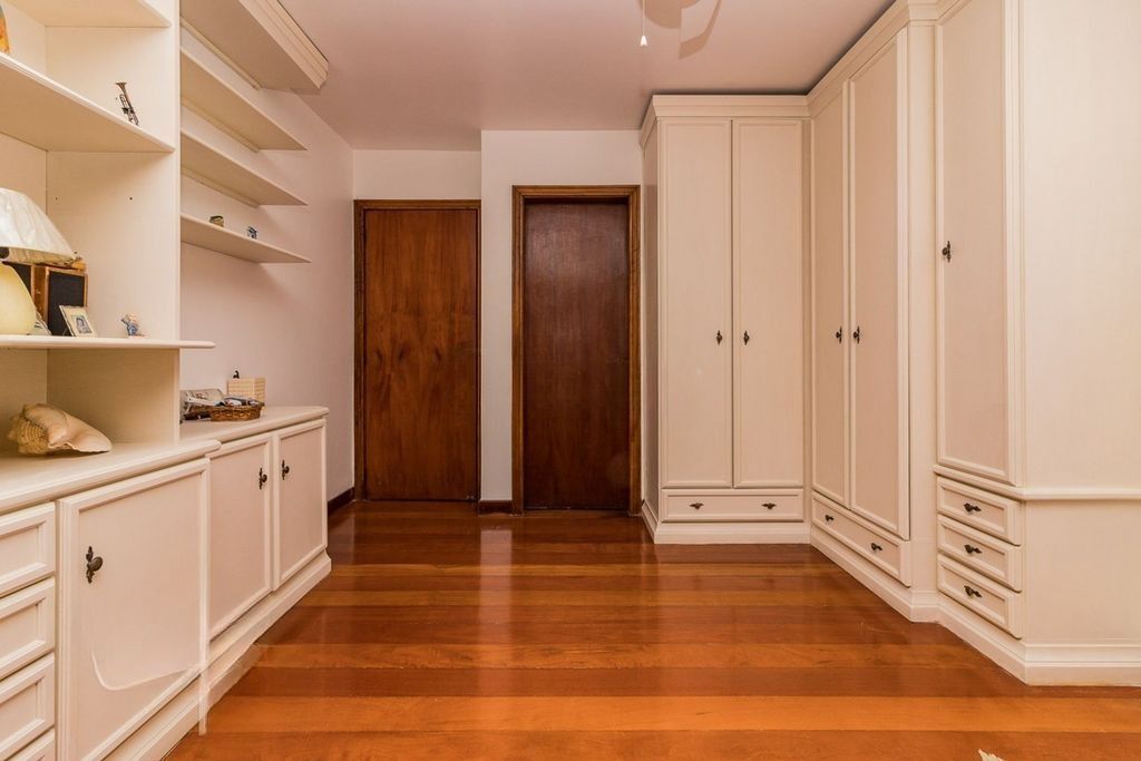 Casa à venda com 4 quartos, 310m² - Foto 13