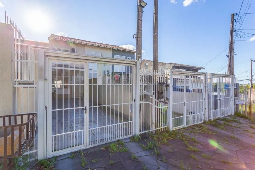 Casa sobrado, 2 dormitórios, 66m² privativos, no Jardim Leopoldina, Porto Alegre