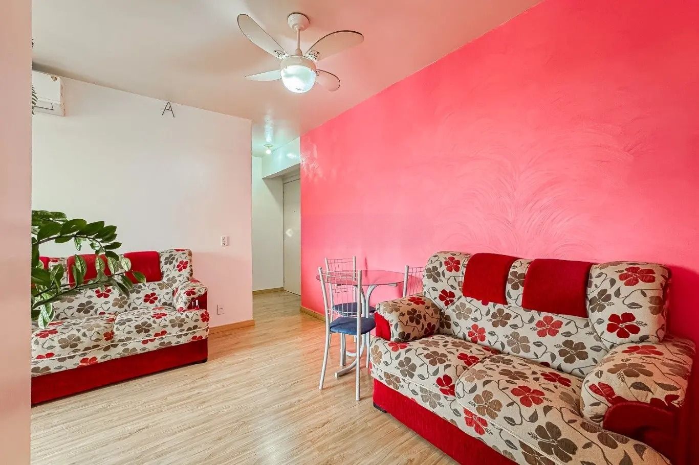 Apartamento andar alto 2 dormitórios sacada e churrasqueira - Sertório Sarandi