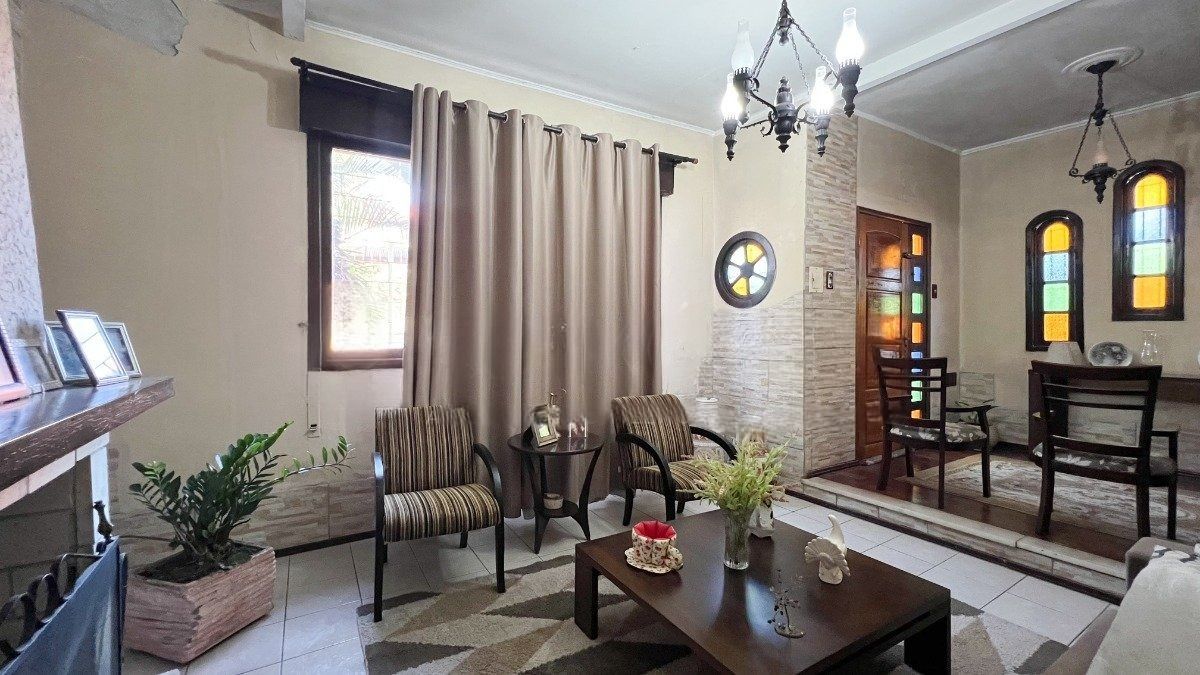 Casa à venda com 4 quartos, 241m² - Foto 2