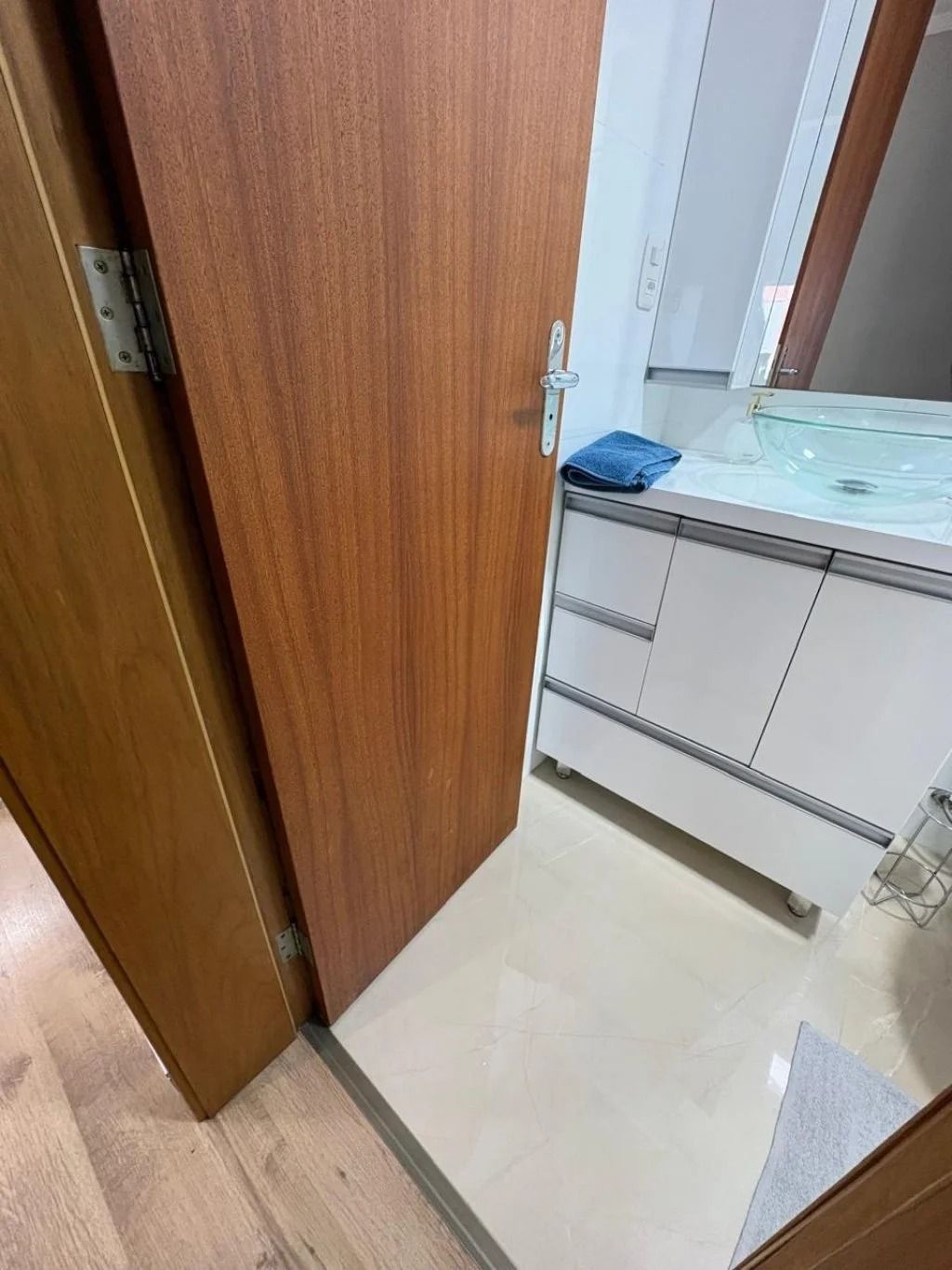 Apartamento com 2 dormitórios, suíte, sacada e churrasqueira. — foto 5