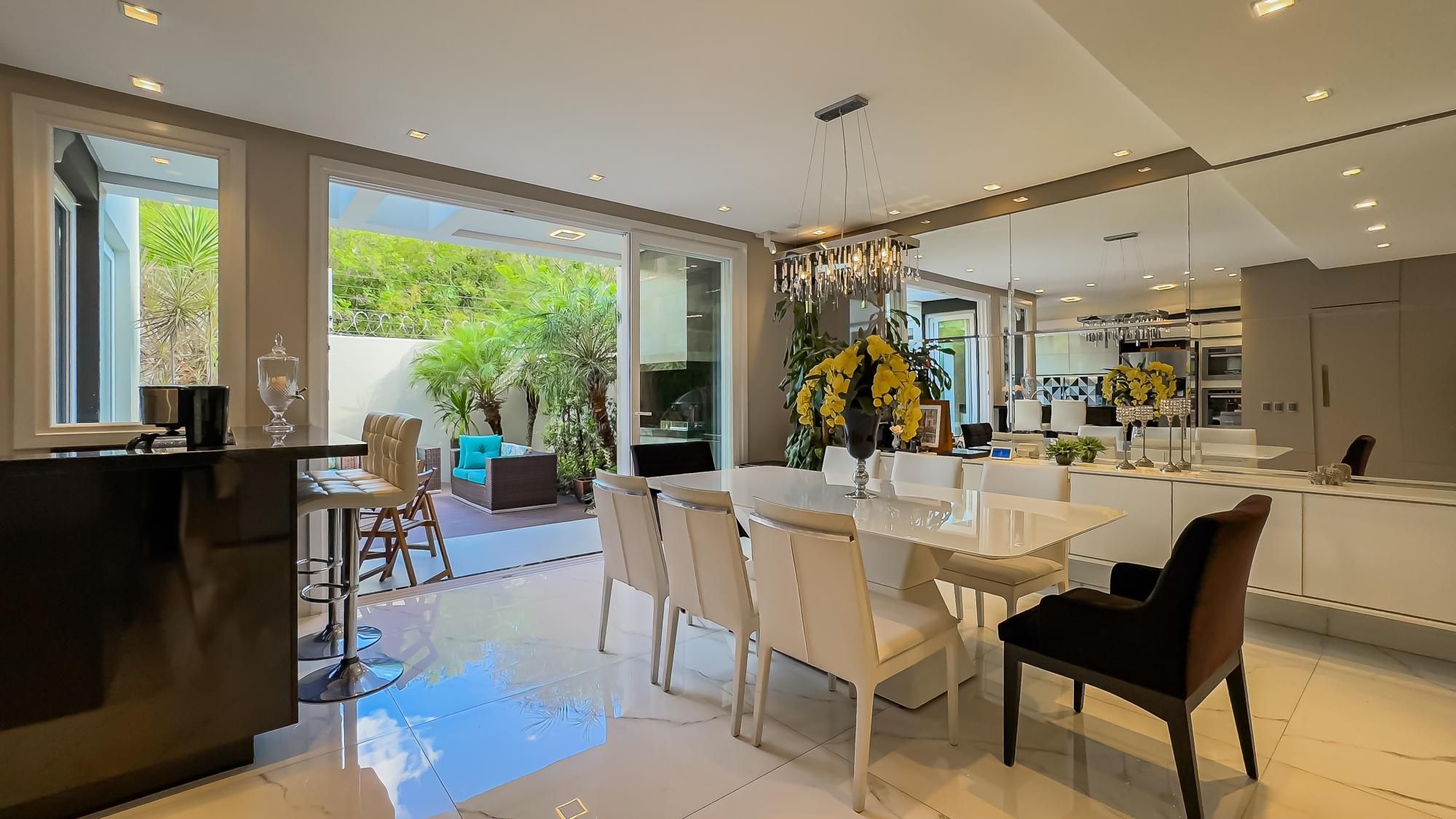 Casa de Condomínio à venda com 3 quartos, 330m² - Foto 4