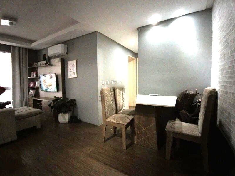Apartamento semimobiliado 2 dorm 1 suíte e vaga na Ary Tarrago - Jardim Itu