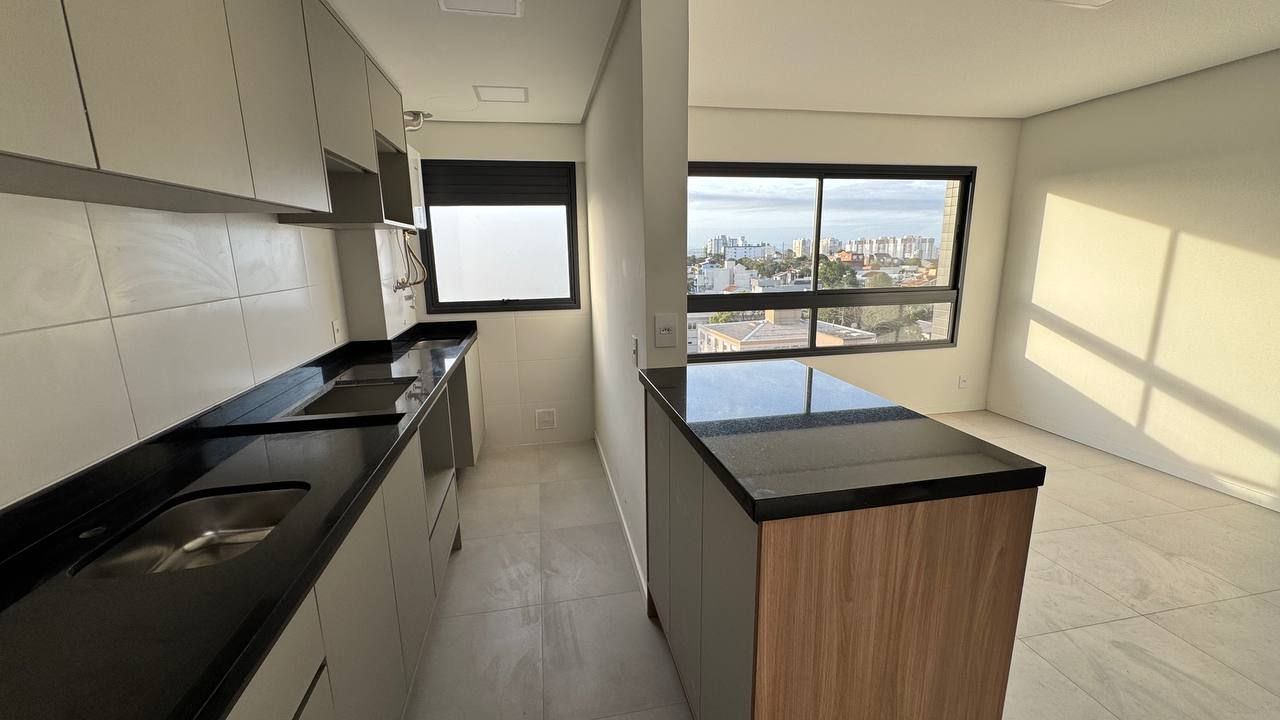 Apartamento à venda com 76m², 3 quartos, 1 suíte, 2 vagas no bairro Vila Ipiranga em Porto Alegre