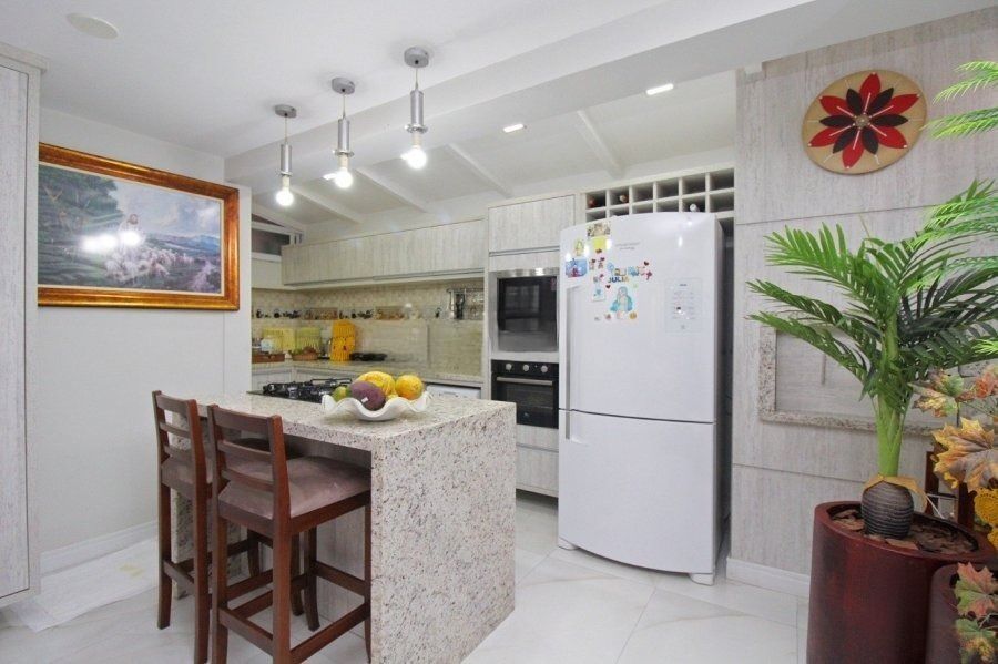 Casa em Condomínio à venda com 3 dormitório, suíte e infra completa.