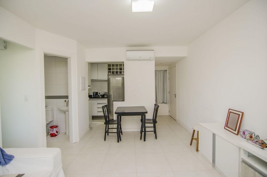 Apartamento à venda com 48m², 1 quarto, 1 suíte, 1 vaga no bairro Mont Serrat em Porto Alegre