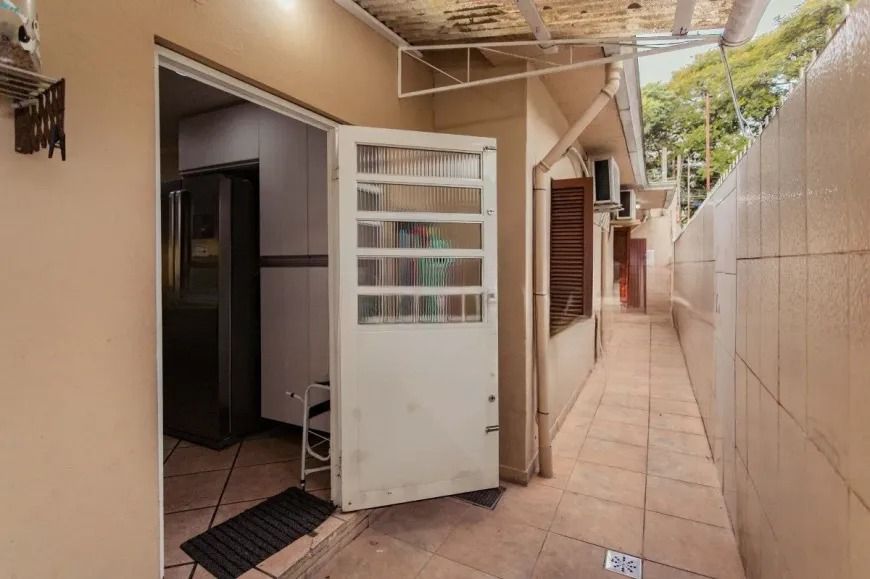 Casa à venda com 3 quartos, 200m² - Foto 22