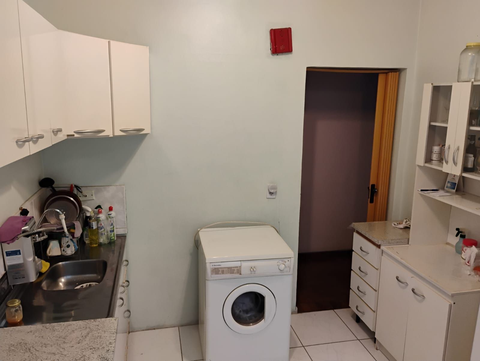 Apartamento 2 dormitórios, 67m², amplo e bem localizado na Av. Assis Brasil