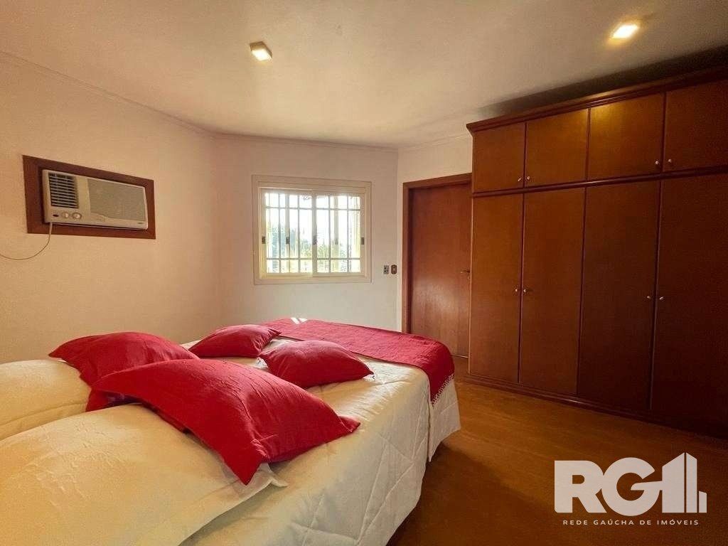 Casa à venda com 3 quartos, 298m² - Foto 11