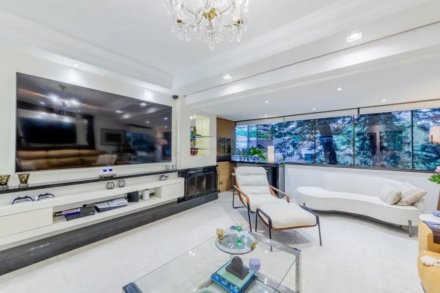 Apartamento 3 dormitórios com suíte e lareira na Bela Vista
