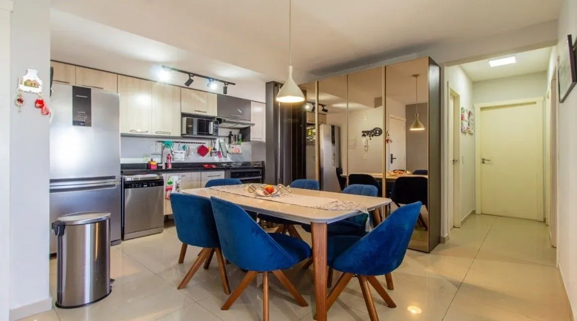 Apartamento à venda com 68m², 3 quartos, 1 suíte, 1 vaga no bairro Vila Ipiranga em Porto Alegre