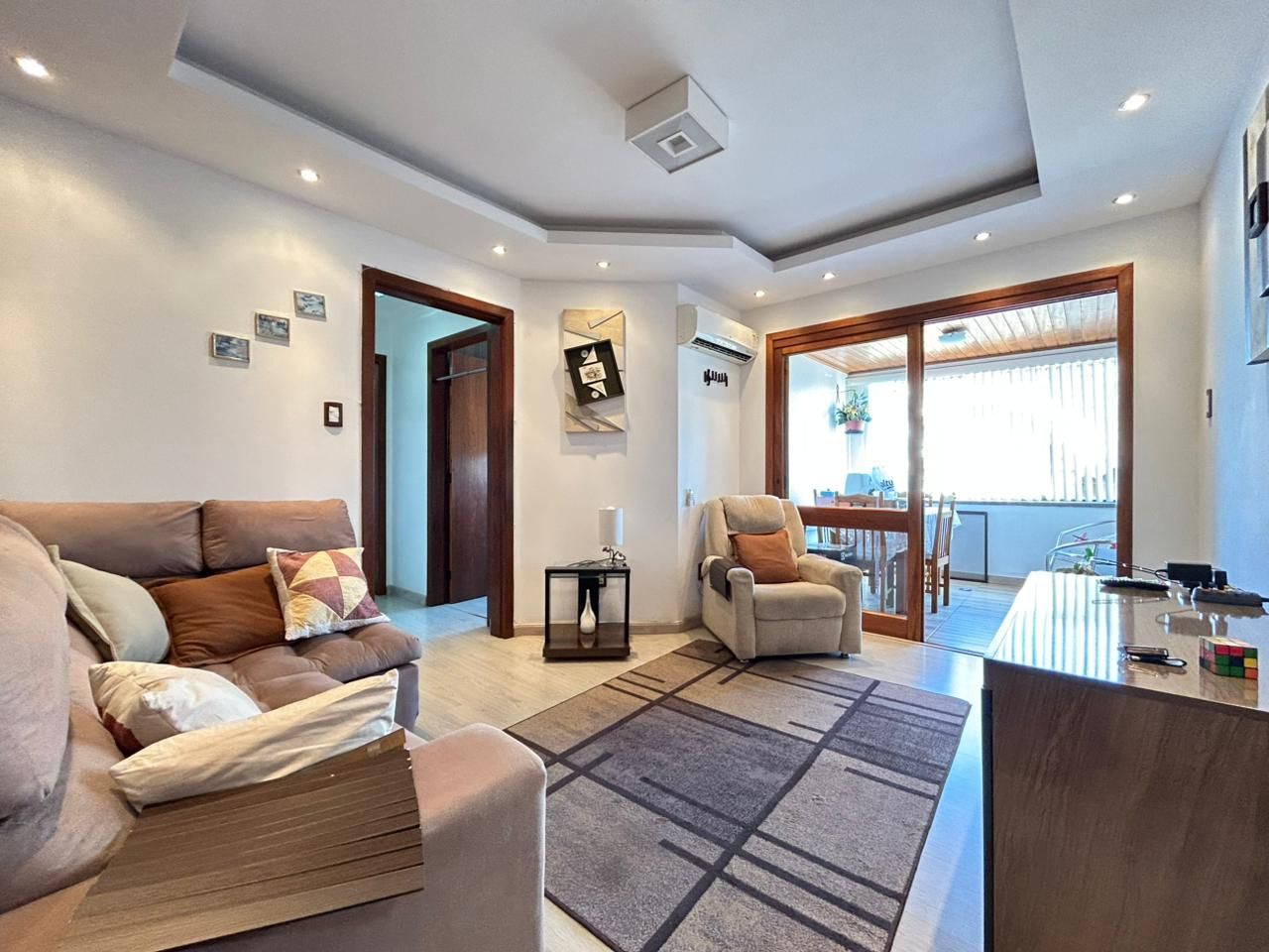 Apartamento, 2 dormitórios no bairro Jardim Itu em Porto Alegre para Comprar