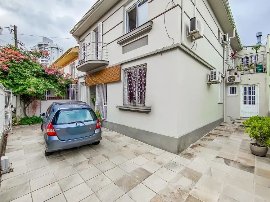 Casa com 3  Dormitórios, sacada e churrasqueira, no Bairro São João