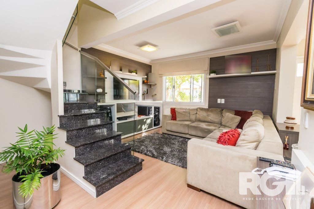 Casa de Condomínio à venda com 4 quartos, 150m² - Foto 1