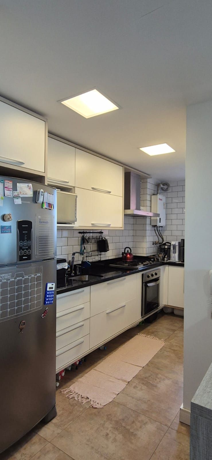 Apartamento Semimobiliado com Living Estendido no Alto Petrópolis
