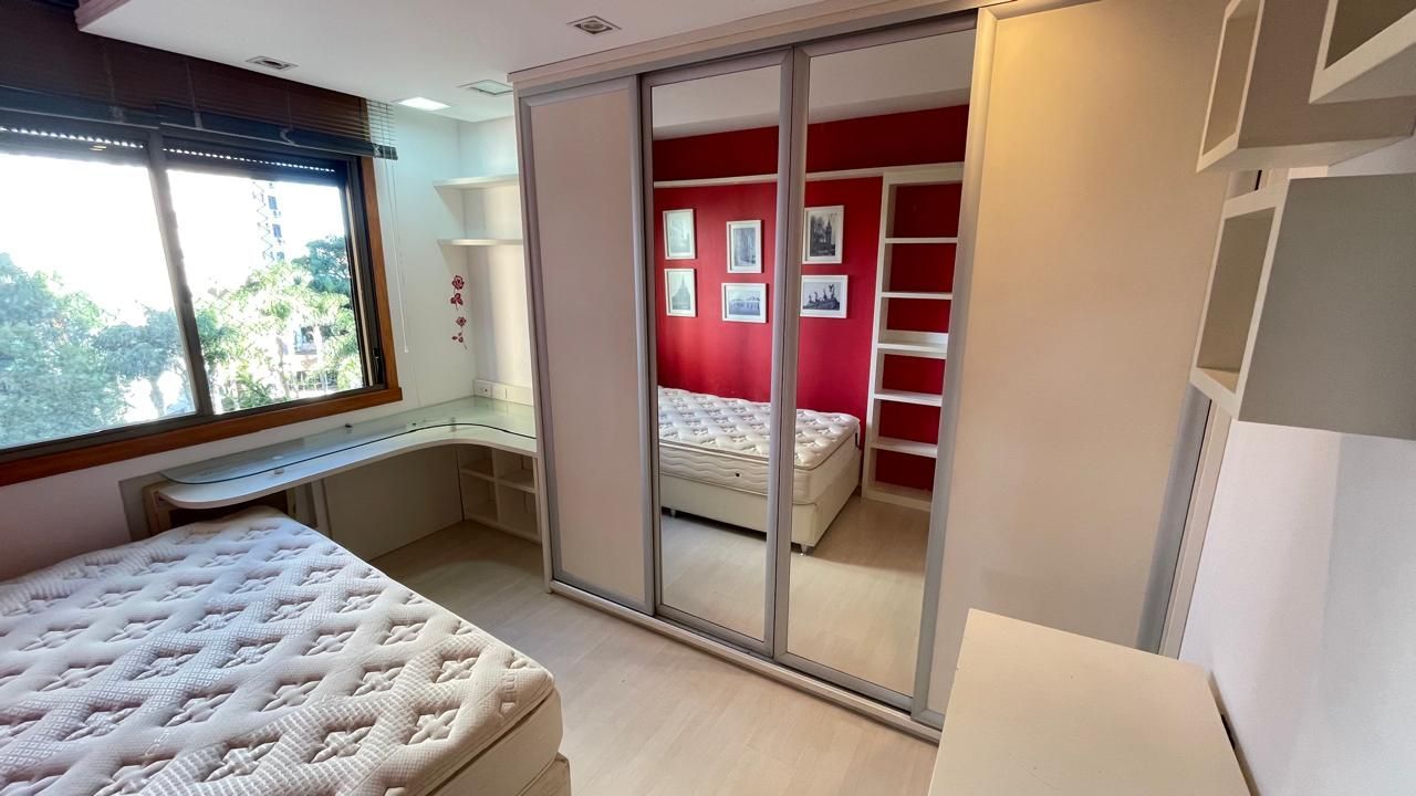 Apartamento à venda com 3 quartos, 117m² - Foto 13