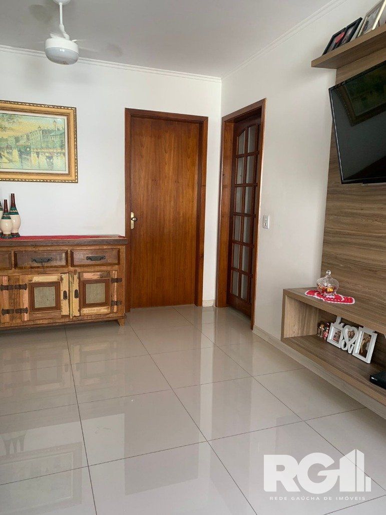 Cobertura à venda com 4 quartos, 193m², 1 suíte, 1 vaga, Rua Padre Hildebrando no bairro Santa Maria Goretti em Porto Alegre