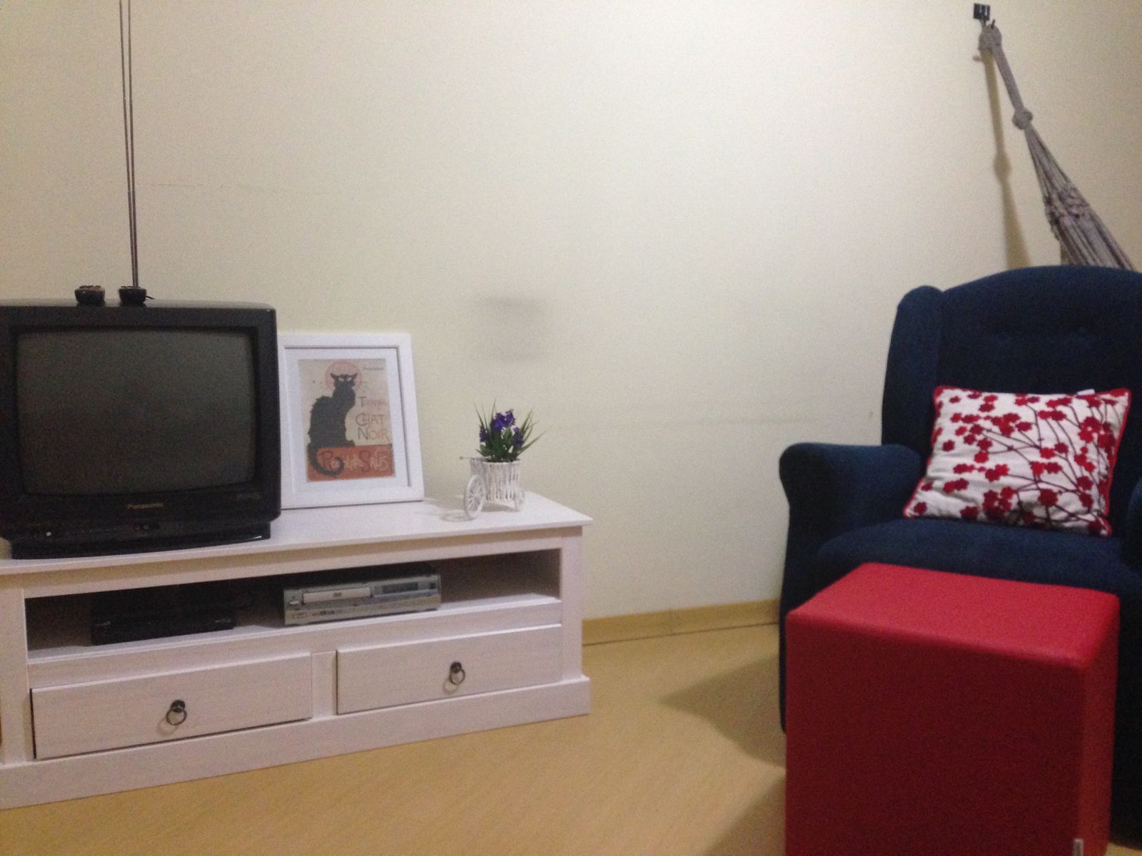 Apartamento à venda com 3 quartos, 90m² - Foto 2