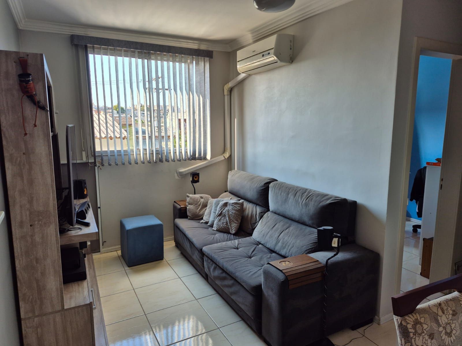Apartamento mobiliado com 2 dormitórios e vaga de garagem