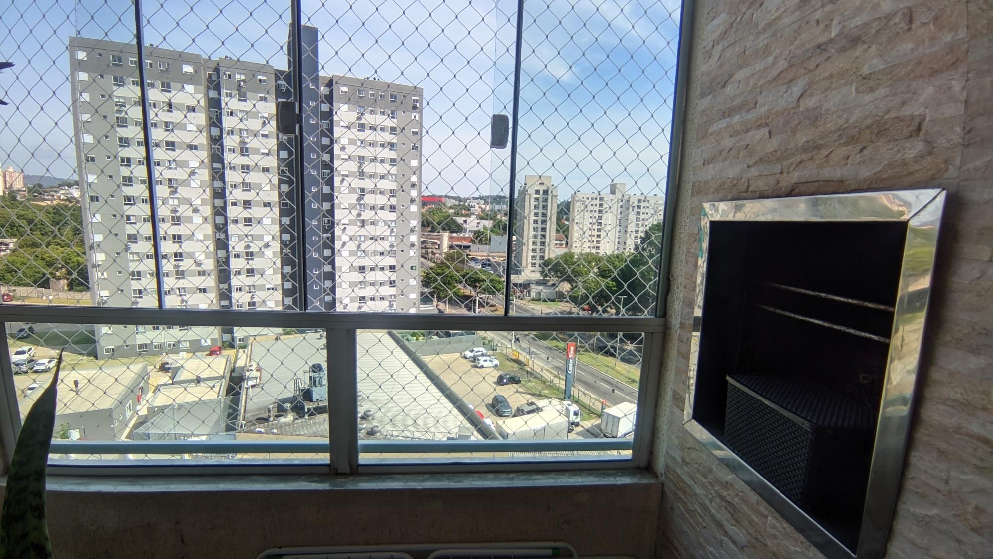 Apartamento 2 dorms, sacada e churrasquiera -Avenida Protásio Alves,