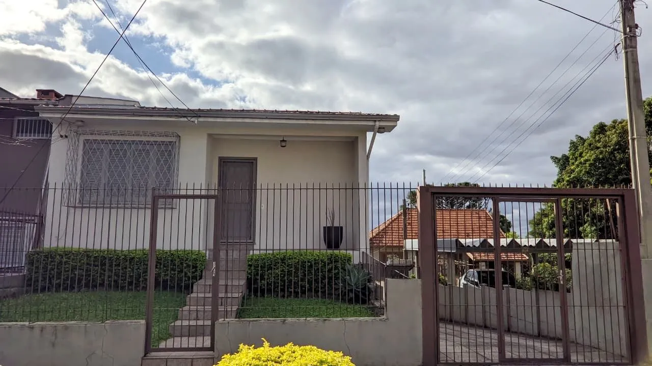 Casa, 3 dormitórios no bairro São Sebastião em Porto Alegre para Comprar