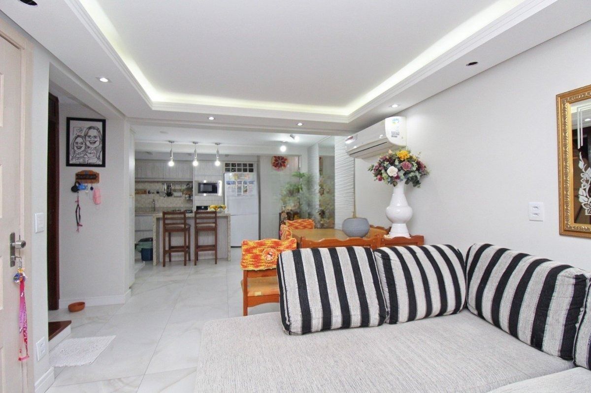 Casa em Condomínio à venda com 3 dormitório, suíte e infra completa.