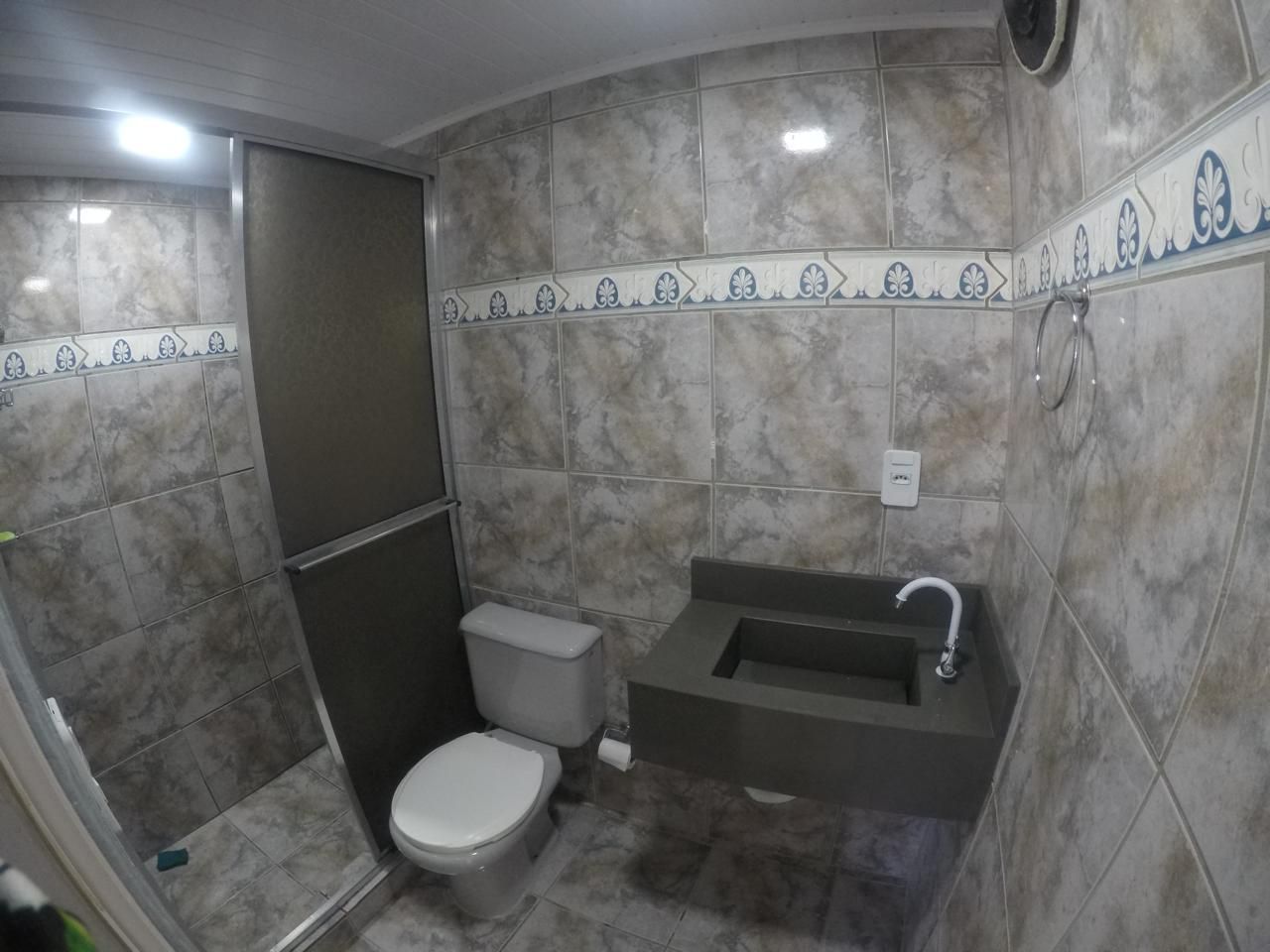 Apartamento com 2 dormitórios totalmente reformado com 2 vagas rotativas.