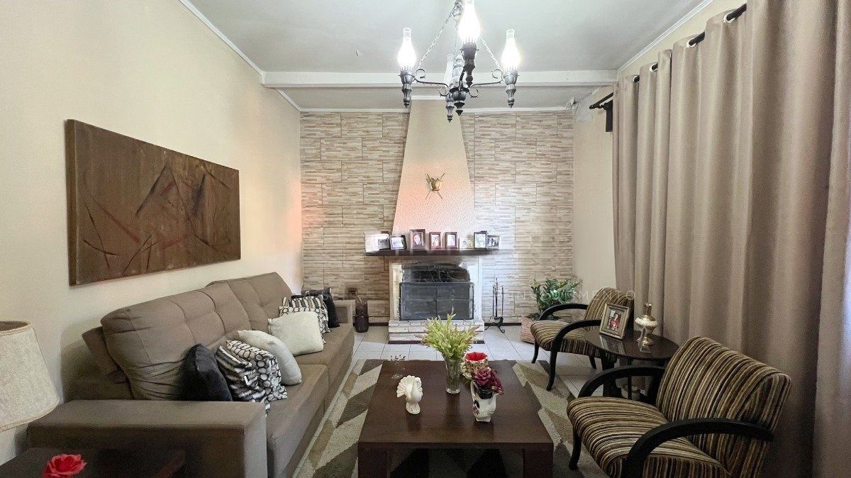 Casa à venda com 4 quartos, 241m² - Foto 3