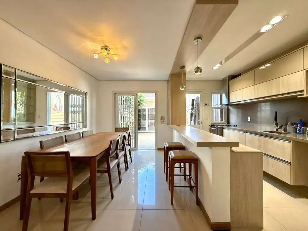 Casa, 3 quartos, 210 m² - Foto 9