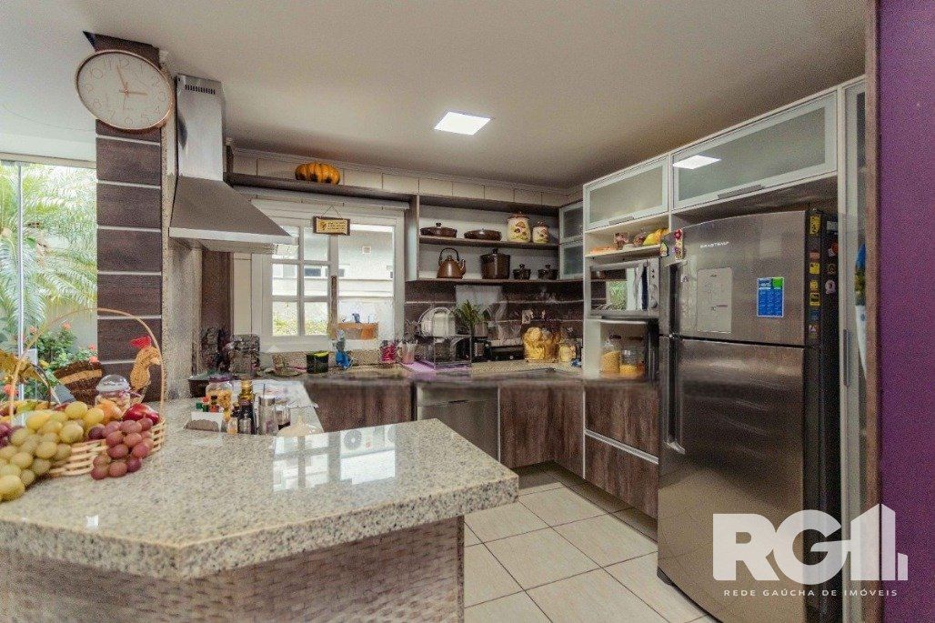 Casa de Condomínio à venda com 5 quartos, 250m² - Foto 12