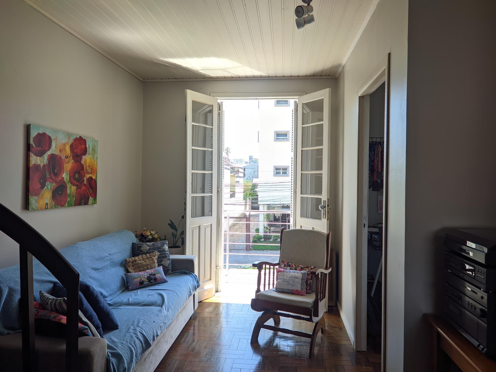 Casa, 4 dormitórios no bairro Auxiliadora em Porto Alegre para Comprar