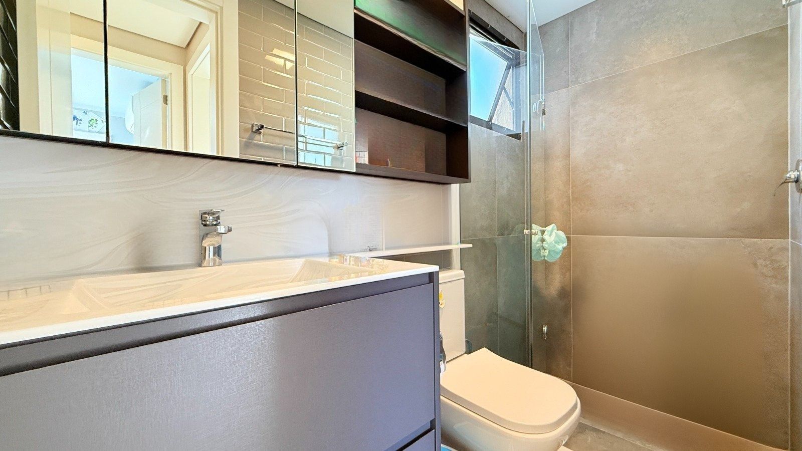 Apartamento semimobiliado com churrasqueira no Higienópolis