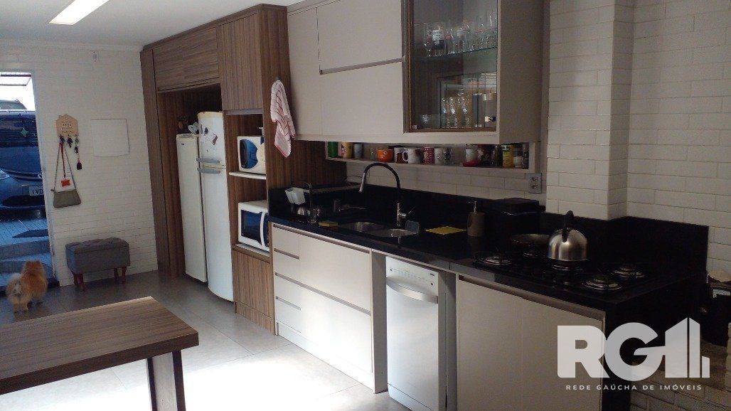 Casa à venda com 3 quartos, 164m² - Foto 1