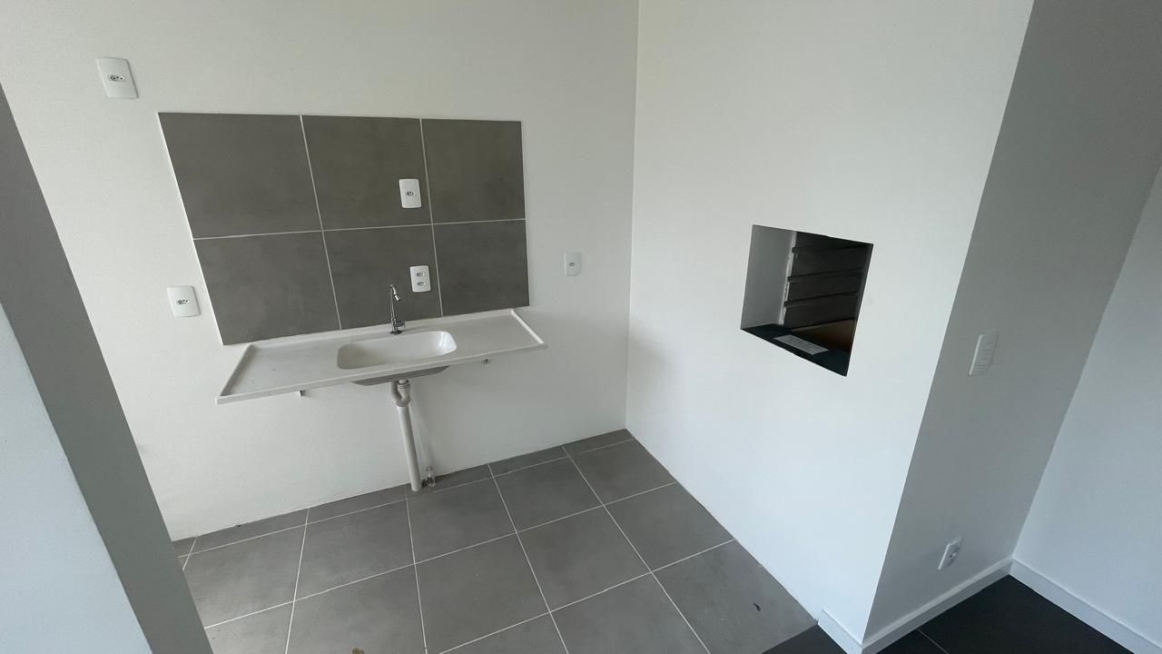 Apartamento de 2 dormitórios, 1 vaga coberta