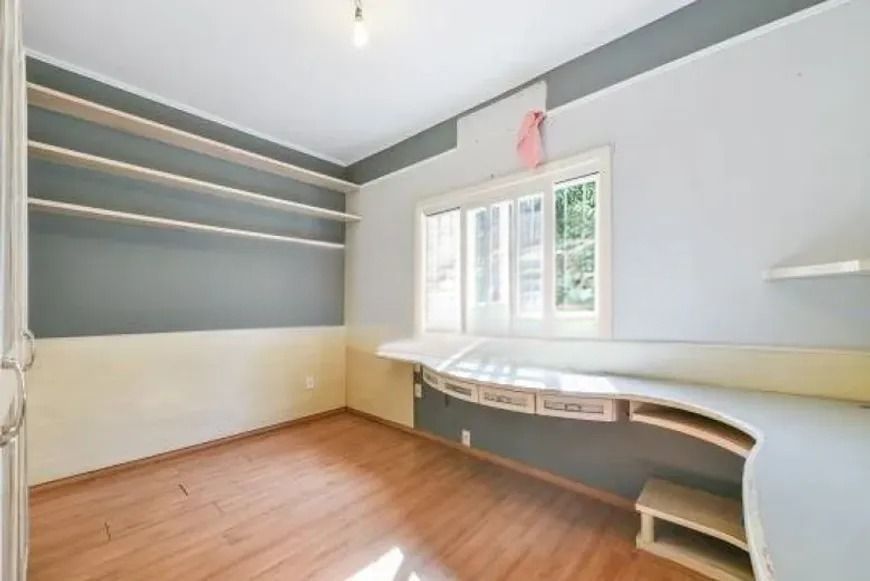 Casa à venda com 3 quartos, 231m² - Foto 11