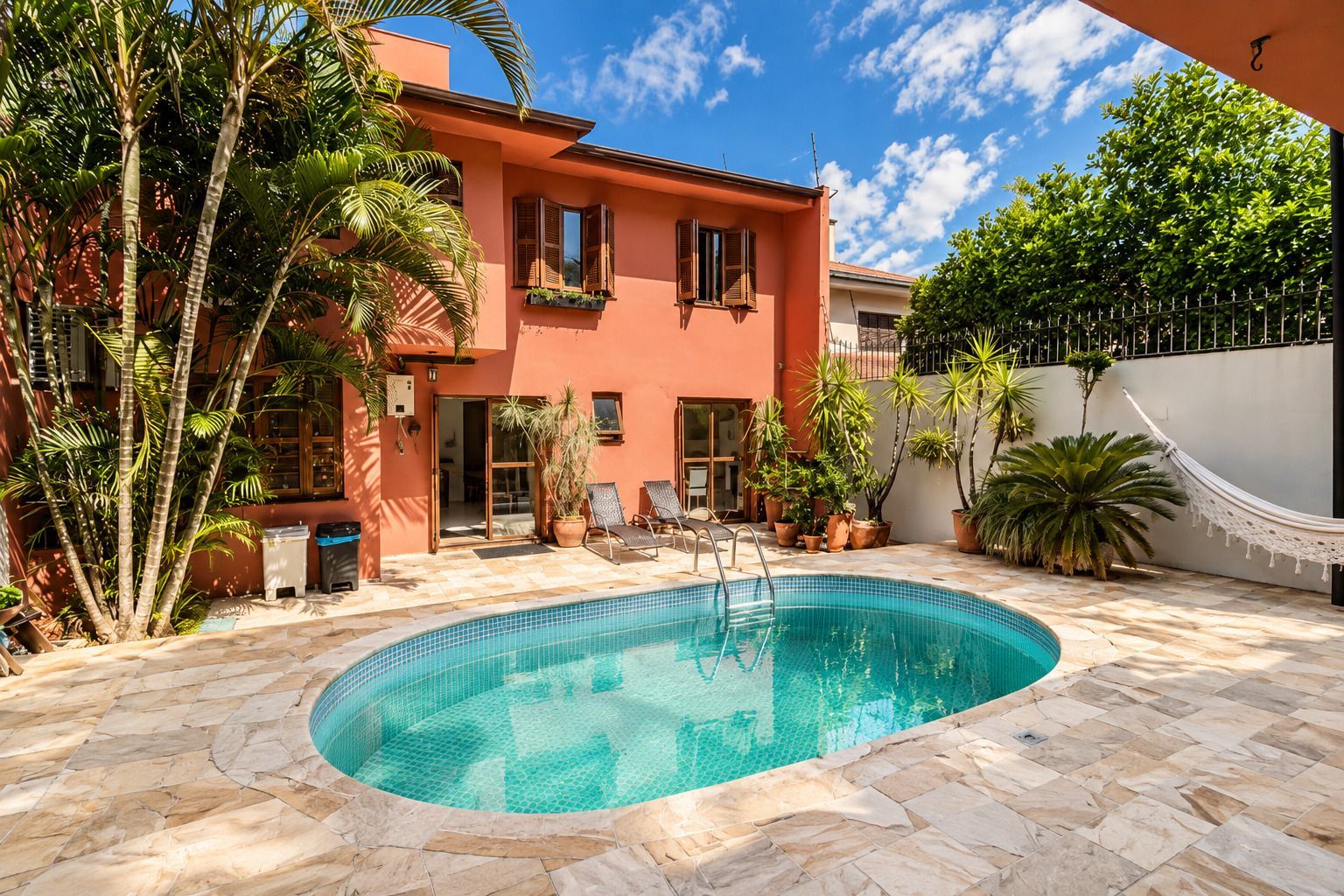 Casa mobiliada com piscina e espaço gourmet no Cristo Redentor