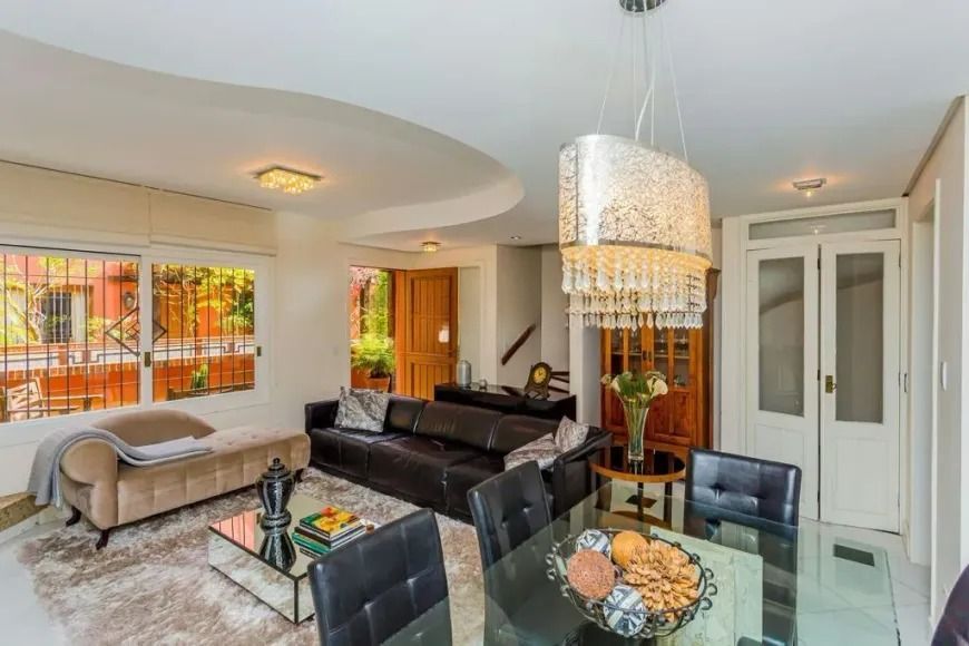 Casa de Condomínio à venda com 3 quartos, 215m² - Foto 1