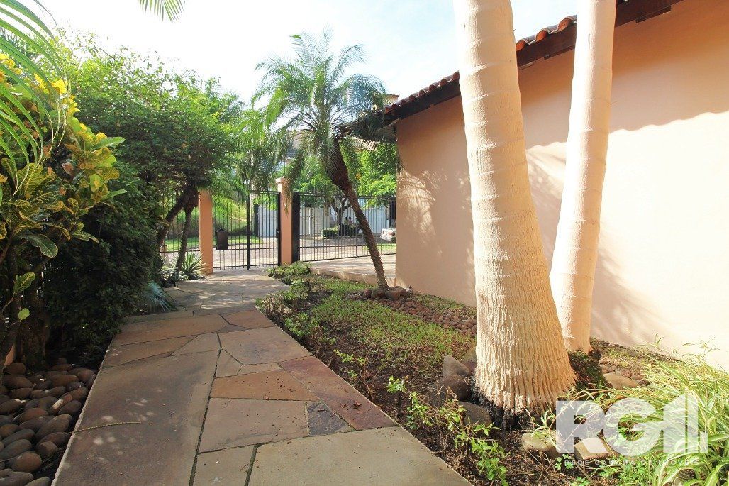 Casa à venda com 4 quartos, 381m² - Foto 4