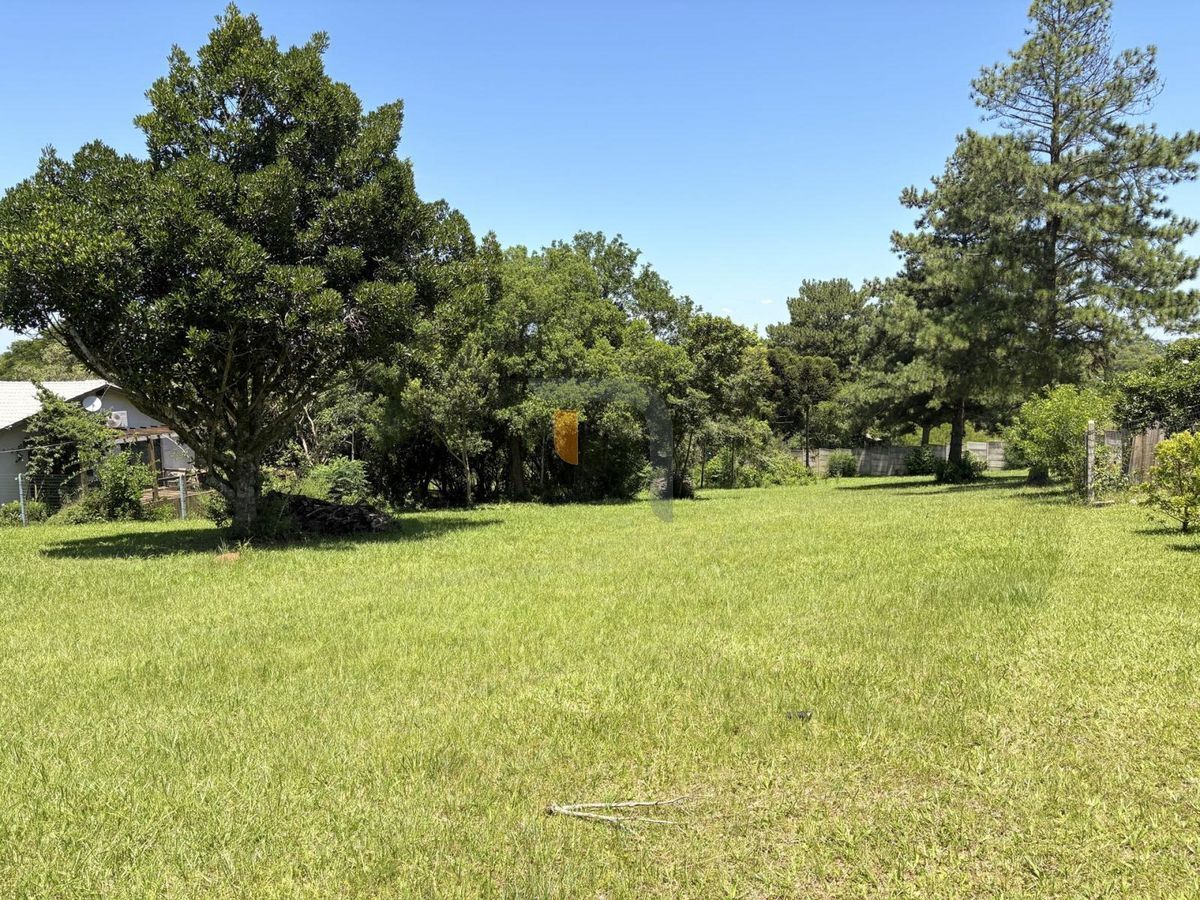Terreno em condomínio fechado com açude, 2467m²