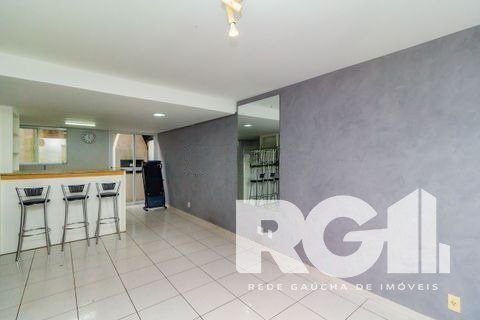 Casa de Condomínio à venda com 3 quartos, 86m², 1 suíte, 1 vaga, Rua Tenente Ary Tarrago no bairro Jardim Itu em Porto Alegre