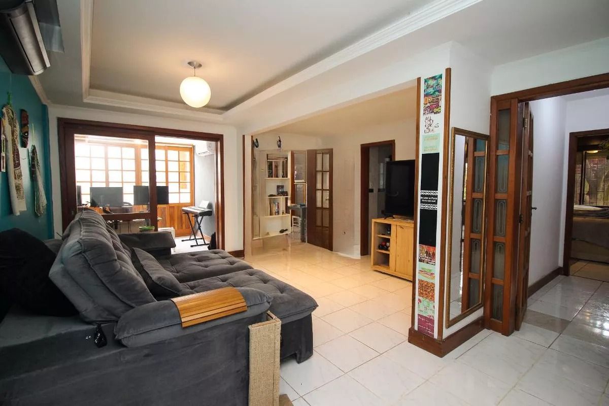 Apartamento com 2 dormitórios e jardim perto do Jardim Botânico